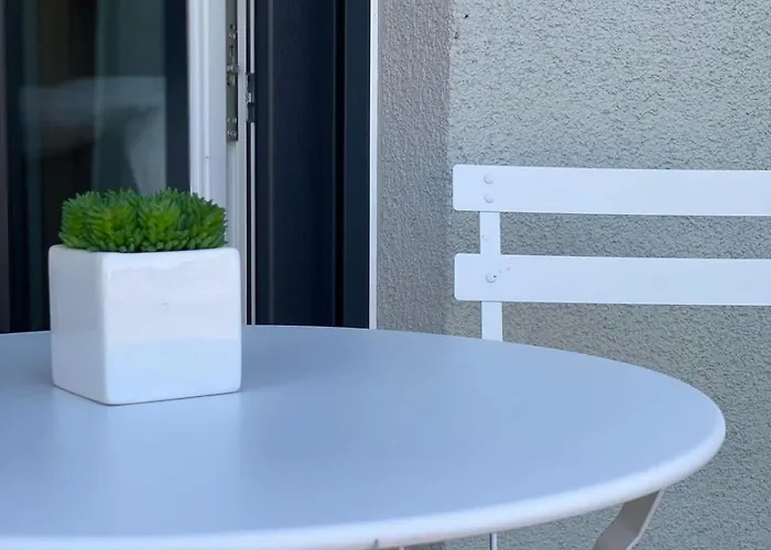 아파트 Wanderlust *